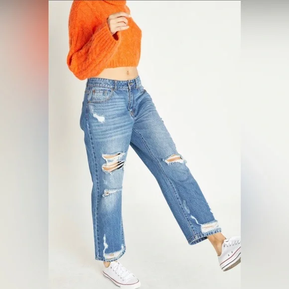 90s Boyfriend Jeans Destructed by EnJean - Picture 2 of 4